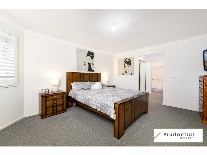 8 Foxgrove Ave, Casula NSW 2170