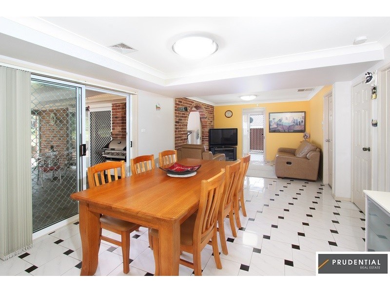 6 Popple Close, Casula NSW 2170