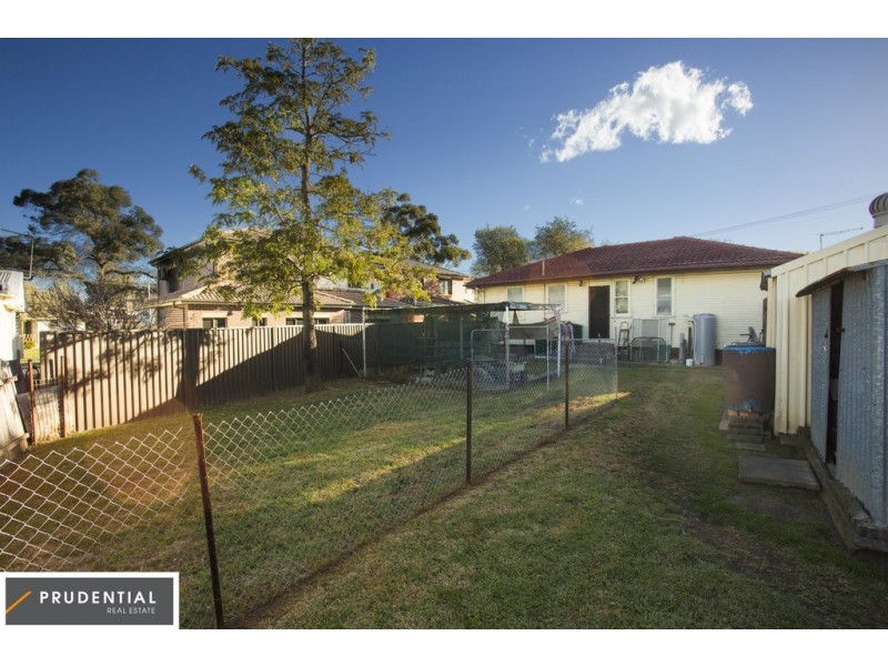 6 Brain Ave, Lurnea NSW 2170