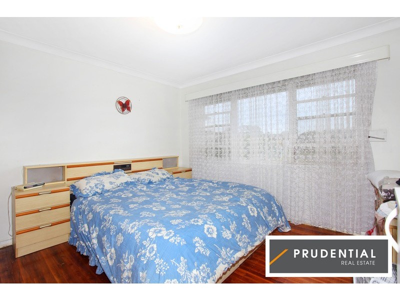4 Reservoir Rd, Mount Pritchard NSW 2170