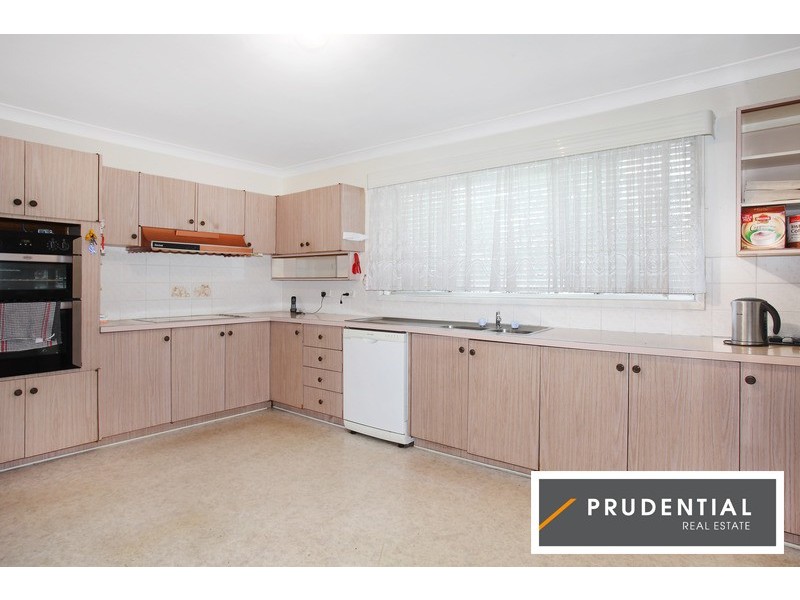 4 Reservoir Rd, Mount Pritchard NSW 2170