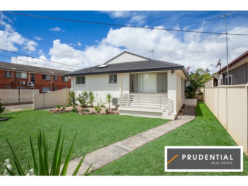 14 Market St, Moorebank NSW 2170