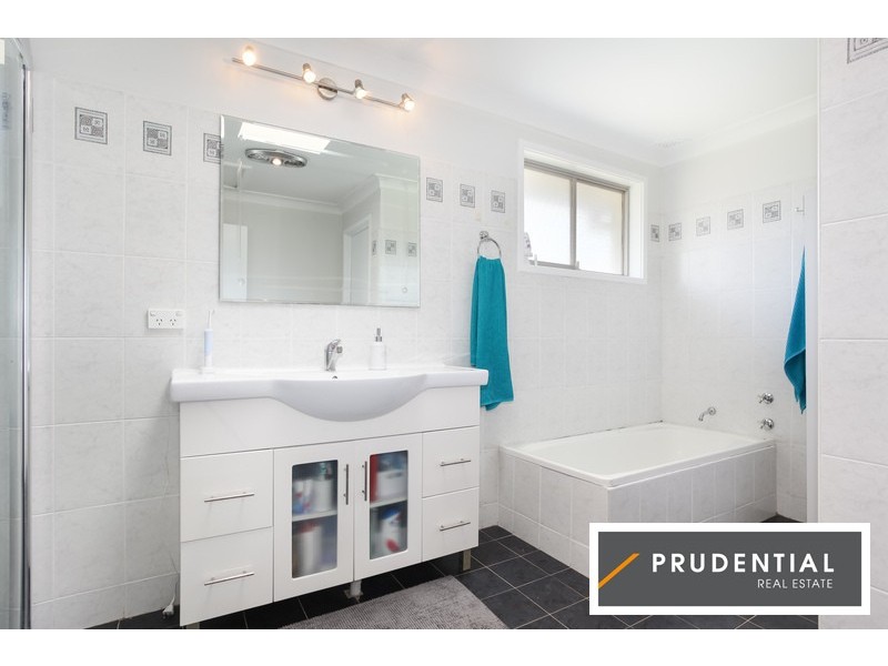 14 Market St, Moorebank NSW 2170