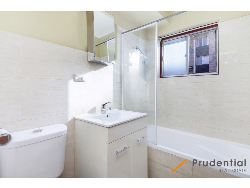 2/31-35 Forbes Street, Warwick Farm NSW 2170