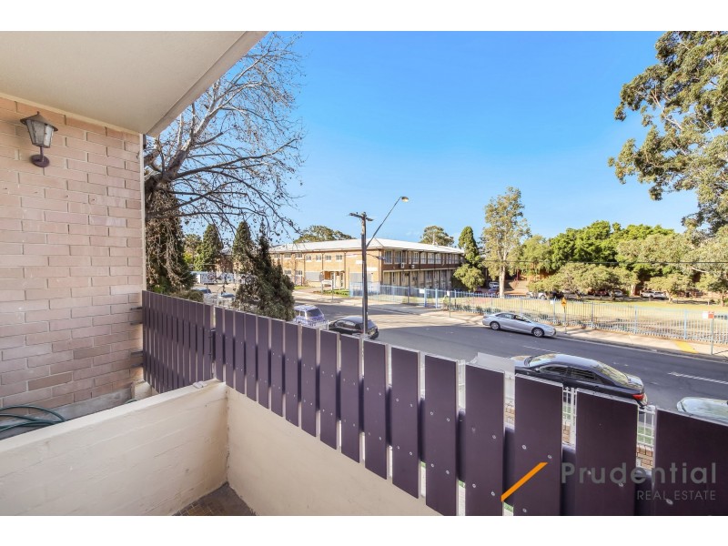 2/31-35 Forbes Street, Warwick Farm NSW 2170