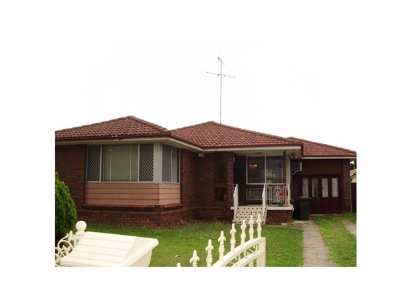 60 Hillview Pde, Lurnea NSW 2170