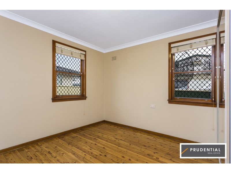 12 Bare Avenue, Lurnea NSW 2170