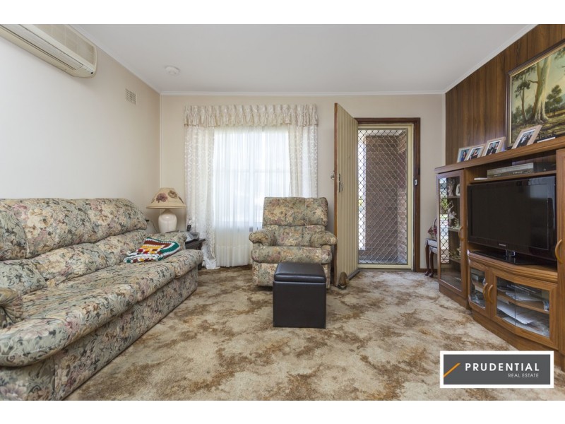 2 Sadleir Ave, Sadleir NSW 2168