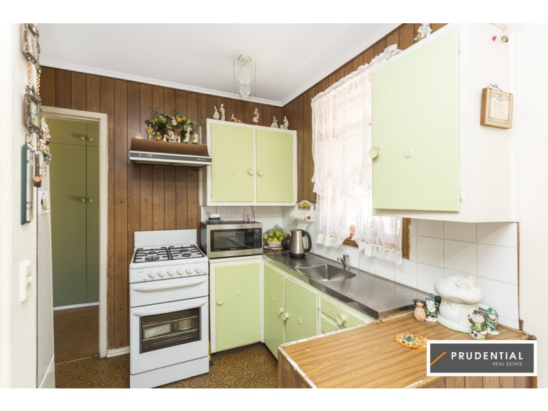 2 Sadleir Ave, Sadleir NSW 2168