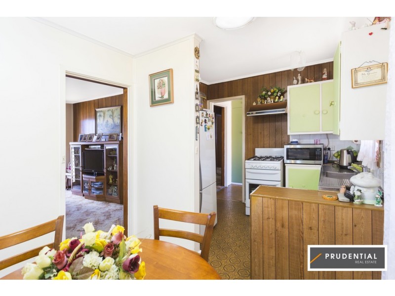 2 Sadleir Ave, Sadleir NSW 2168