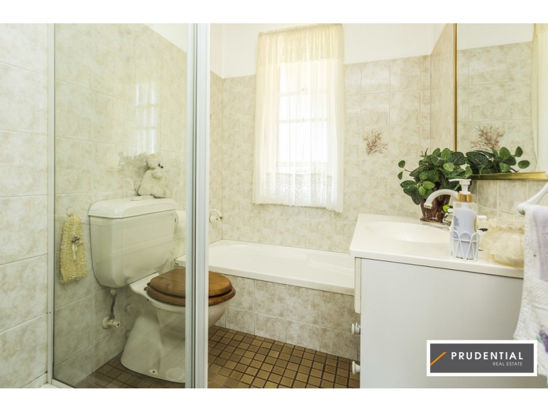 2 Sadleir Ave, Sadleir NSW 2168