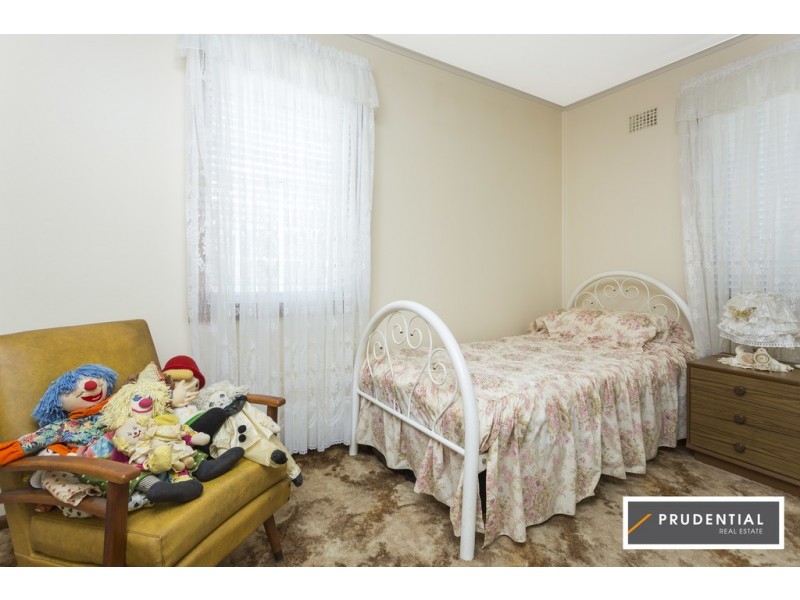 2 Sadleir Ave, Sadleir NSW 2168