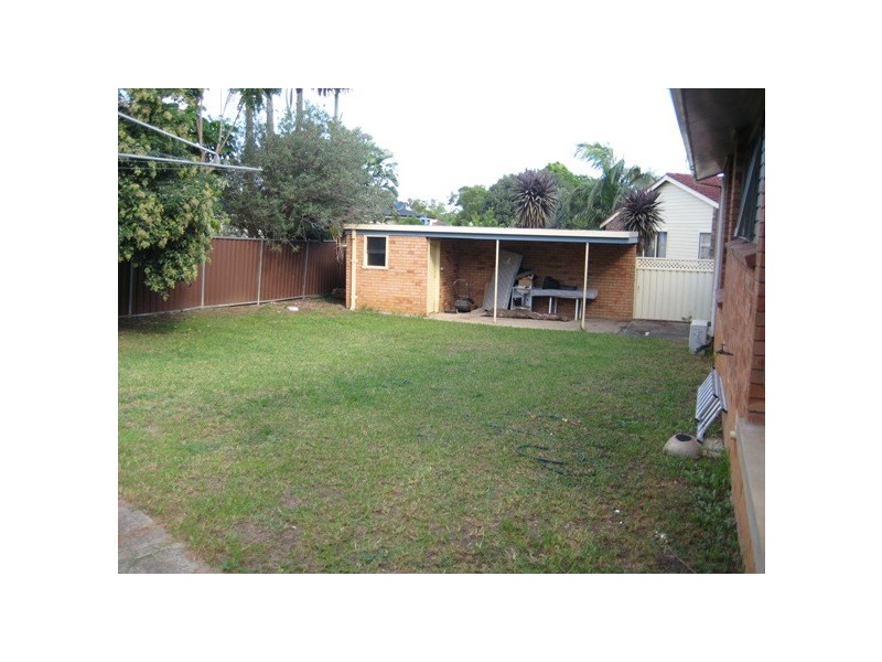 10 Wilkes Pl, Moorebank NSW 2170