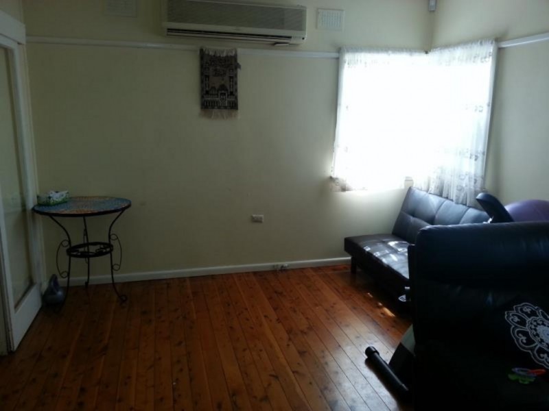 3 McGowen Cres, Liverpool NSW 2170