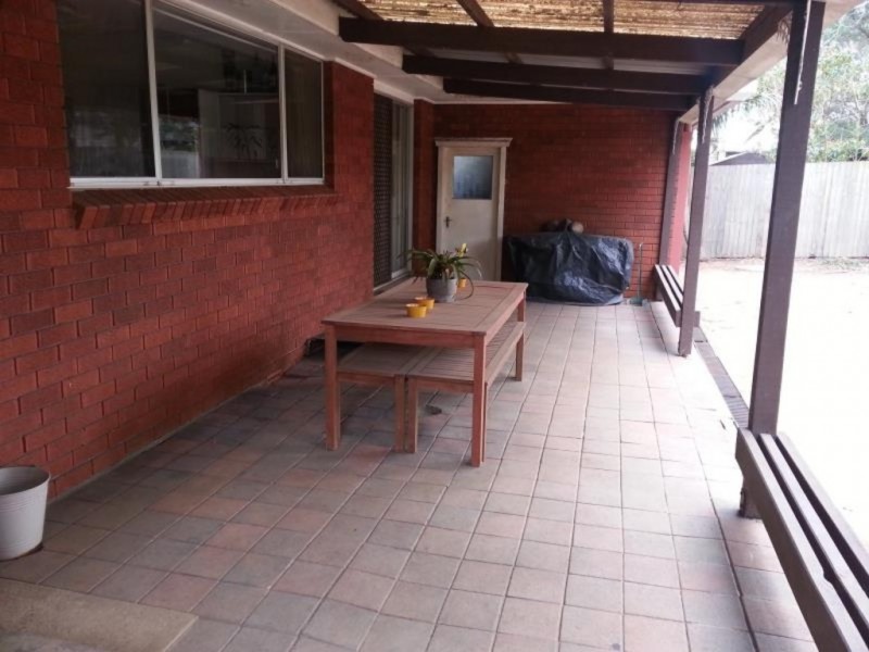 71 Renton Ave, Moorebank NSW 2170