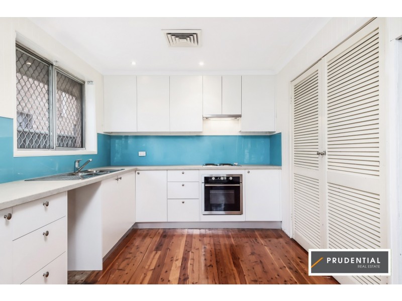 13 Brisbane Ave, Lurnea NSW 2170