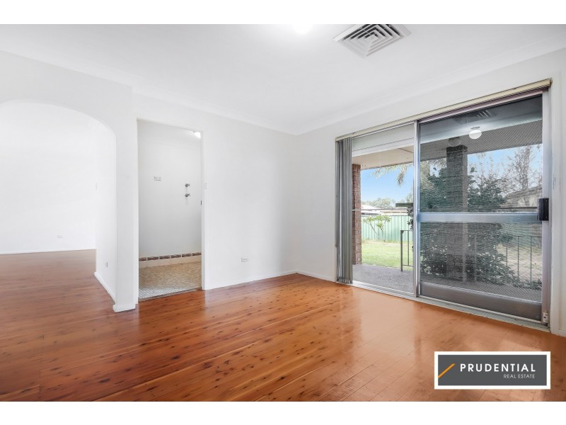 13 Brisbane Ave, Lurnea NSW 2170