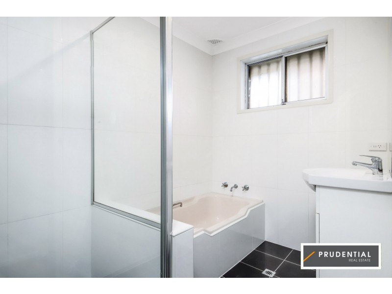 13 Brisbane Ave, Lurnea NSW 2170