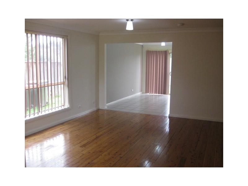 36a Whitsundays Cct, Green Valley NSW 2168