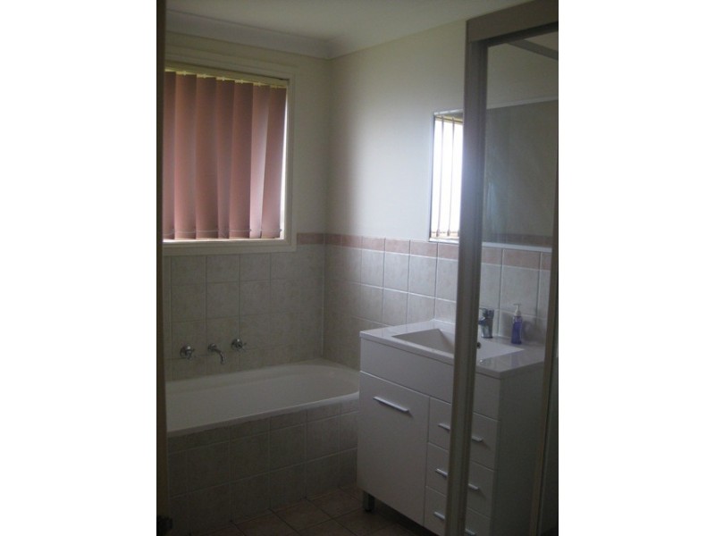 36a Whitsundays Cct, Green Valley NSW 2168