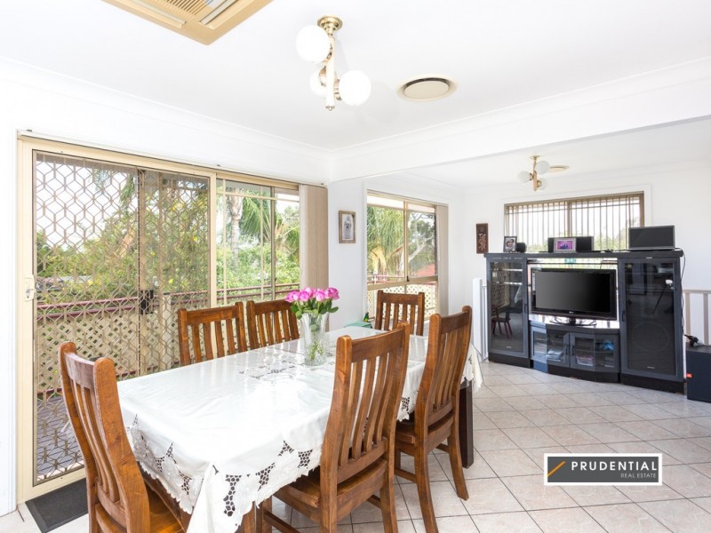 14 Boldrewood Avenue, Casula NSW 2170