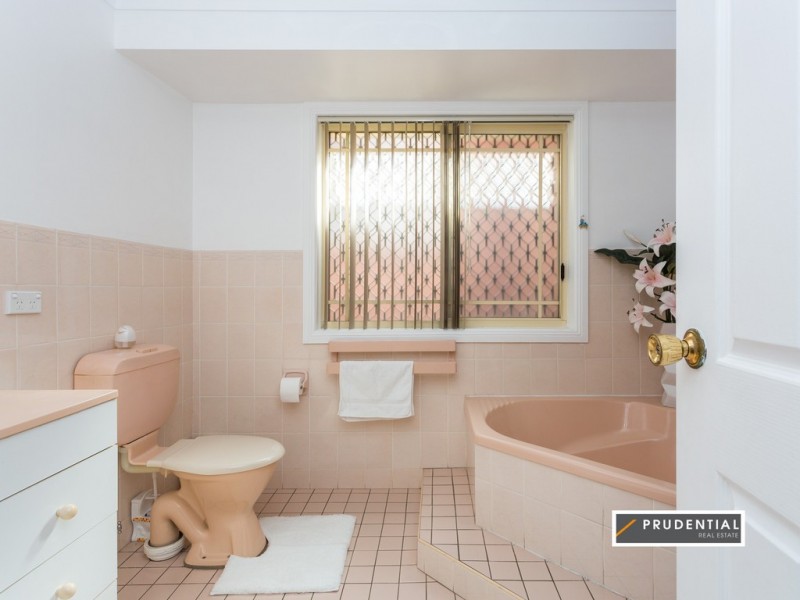 14 Boldrewood Avenue, Casula NSW 2170