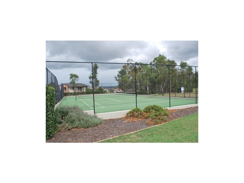 18 Tyne Walk  Rd, Glenfield NSW 2167