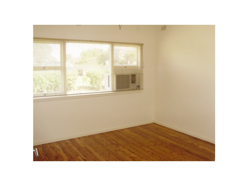 38 Reserve Rd, Casula NSW 2170