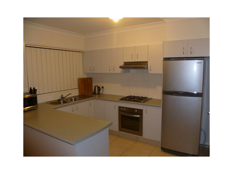 37 Wingate Ave, West Hoxton NSW 2171