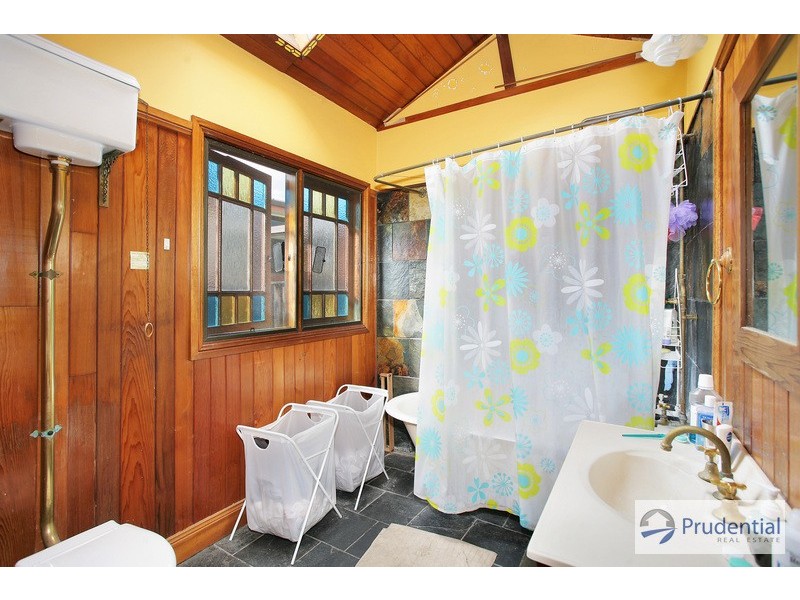 33 Atkinson St, Liverpool NSW 2170