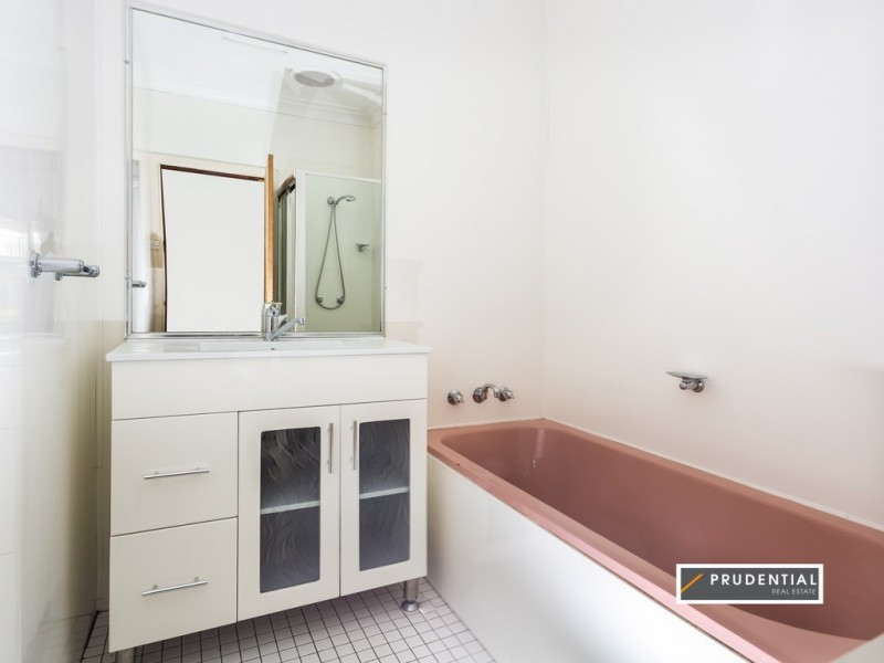 22 Twenty Seventh Ave, West Hoxton NSW 2171