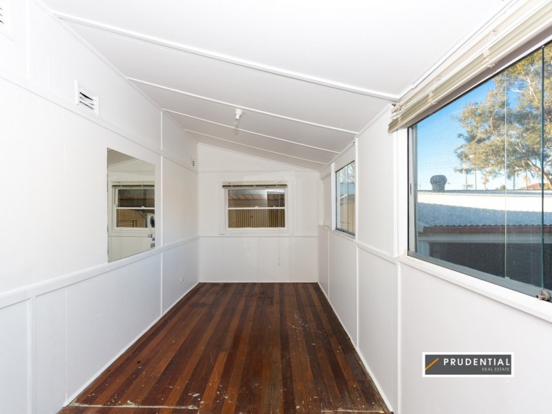 22 Twenty Seventh Ave, West Hoxton NSW 2171