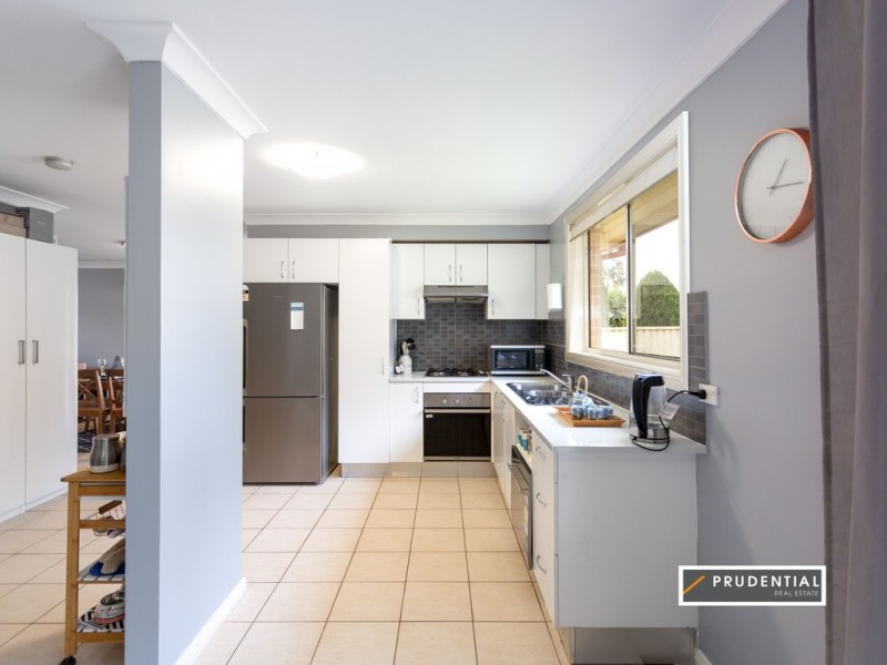 4 Levendale Street, West Hoxton NSW 2171