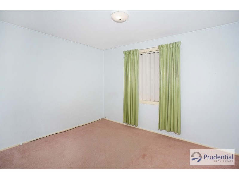 25 Weir Cr, Lurnea NSW 2170