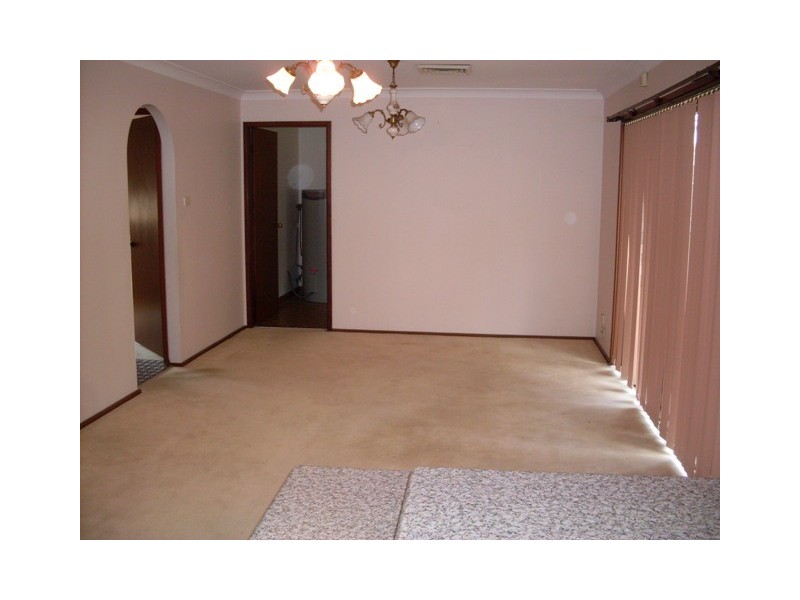 10 Dorrigo Ave, Hoxton Park NSW 2171