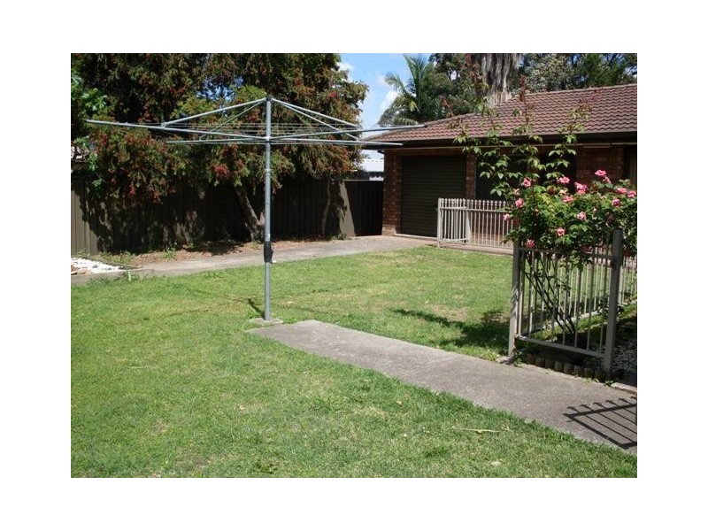 10 Dorrigo Ave, Hoxton Park NSW 2171