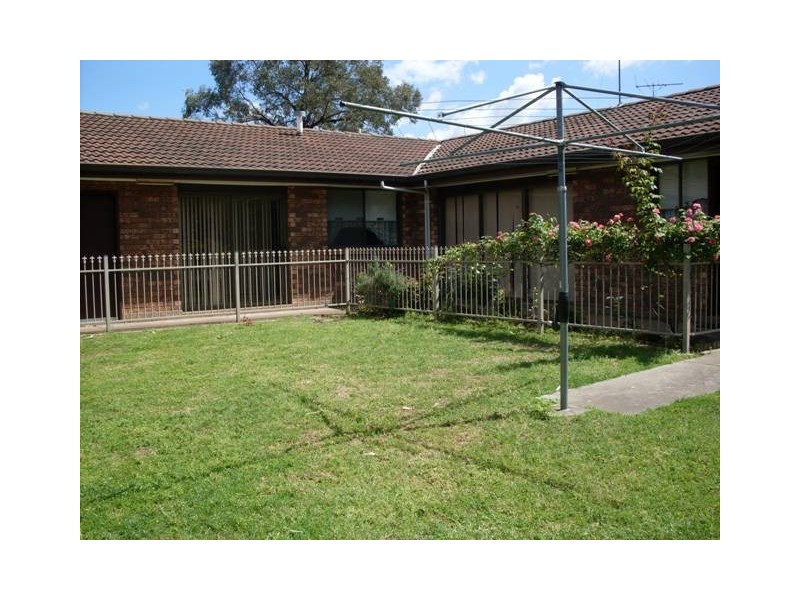 10 Dorrigo Ave, Hoxton Park NSW 2171