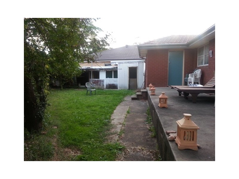 1 Bratsell St, Moorebank NSW 2170