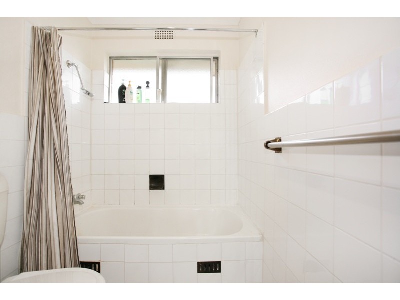 23/11 Forbes St, Warwick Farm NSW 2170