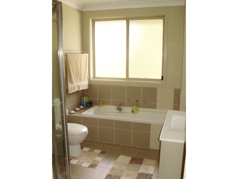 62 Stansmore Ave, Prestons NSW 2170