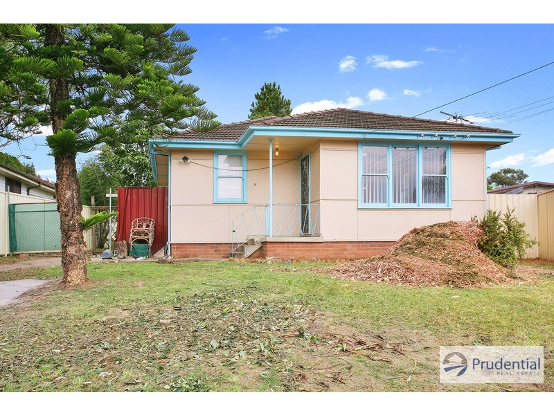 18  Bare Ave, Lurnea NSW 2170