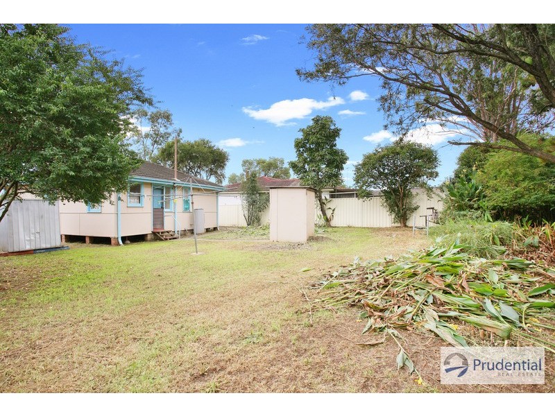 18  Bare Ave, Lurnea NSW 2170