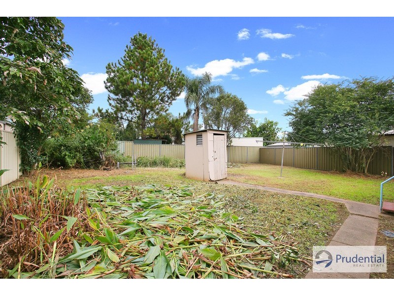 18  Bare Ave, Lurnea NSW 2170
