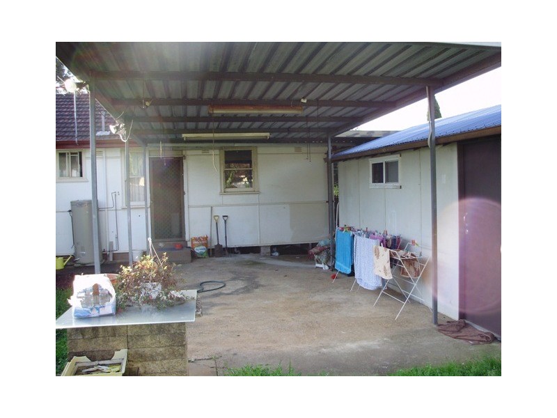 14 Dampier Cr, Fairfield West NSW 2165