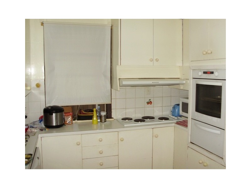 14 Dampier Cr, Fairfield West NSW 2165