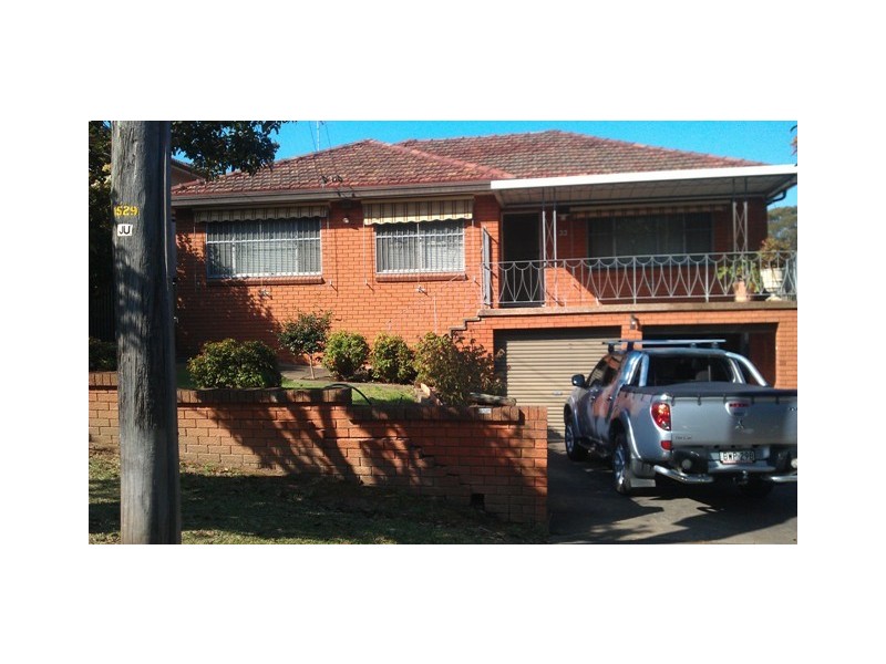 33 Edna Ave, Mount Pritchard NSW 2170