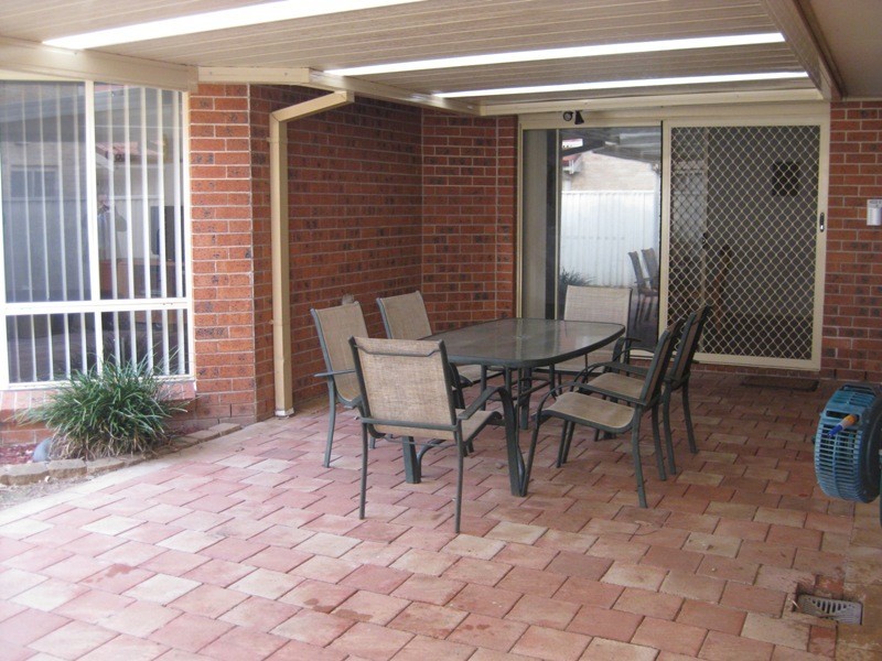 6 Aspen Close, Prestons NSW 2170