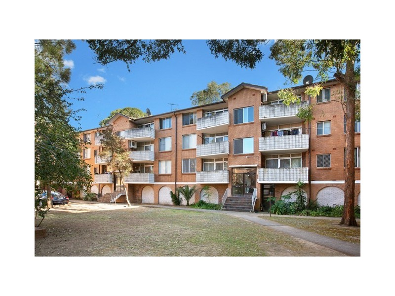 18/4  Beale St, Liverpool NSW 2170
