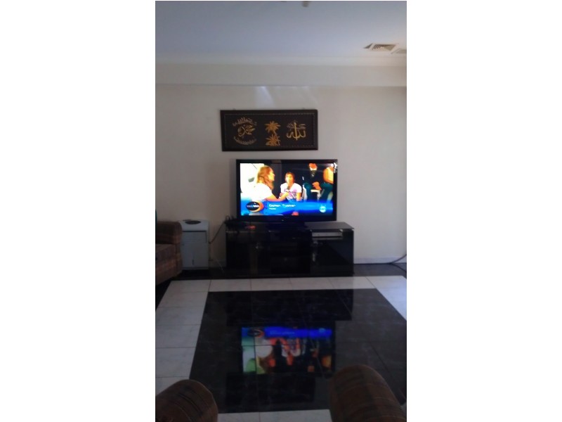 11 Hilton Cres, Casula NSW 2170