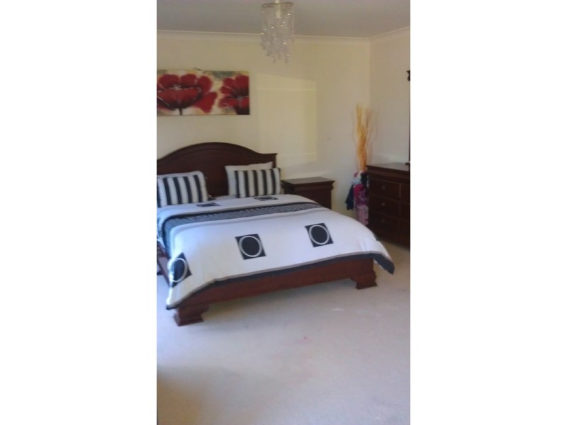 11 Hilton Cres, Casula NSW 2170